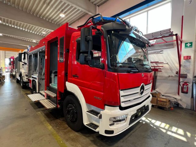 🚒 Neues LF 10 auf der Zielgeraden

Heute findet die Rohbauabnahme unseres neuen Löschgruppenfahrzeugs 10 (LF 10) im Werk der @firma_lentner bei München statt. Gemeinsam mit dem Hersteller werden der aktuelle Baufortschritt geprüft und letzte Details abgestimmt.

Nach der Endabnahme und Abholung im August 2026 folgen die Maschinisten-Ausbildung sowie Übungen auf Standortebene, bevor das Fahrzeug in den Einsatzdienst geht.

Die feierliche Fahrzeugübergabe ist voraussichtlich für den 27. September 2026 geplant.

Wir freuen uns, dass das Projekt planmäßig voranschreitet, und halten euch über die nächsten Schritte auf dem Laufenden. 🚨