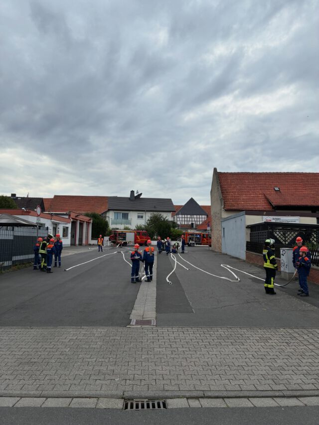 🔥 Die Jugendfeuerwehr ist zurück! 🚒

Die Sommerpause ist vorbei – und wir starten wieder durch! 💪

Bei uns gibt’s spannende Übungen, Teamwork, Feuerwehrwissen und natürlich jede Menge Spaß! 🔥👨‍🚒👩‍🚒
